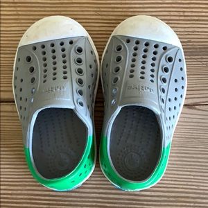 Native shoes toddler size 4